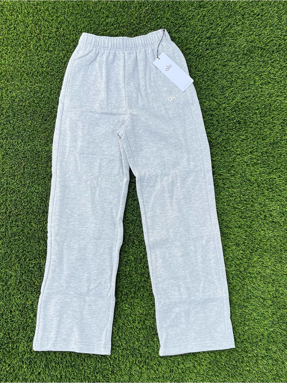 ALO Yoga Men’s Light Heather Gray Sweatpants